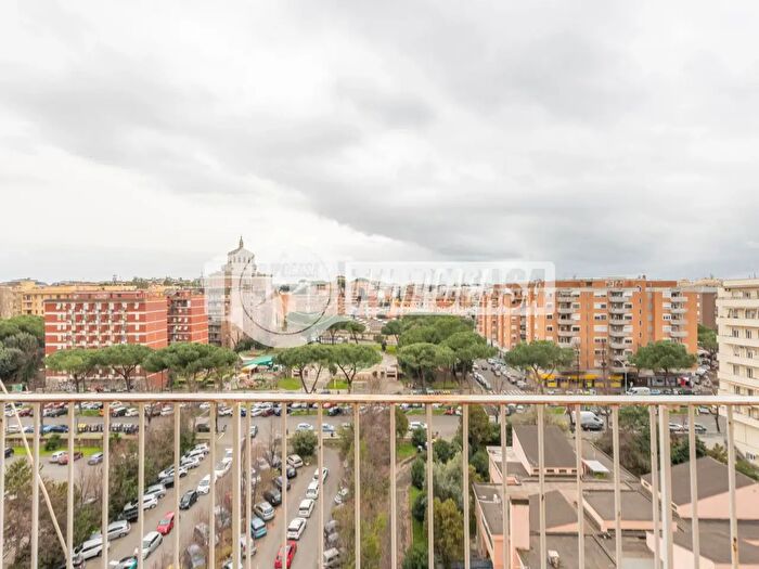 Appartamento quadrilocale in vendita in Roma