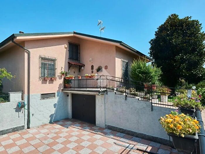 Casa con 5 locali in vendita in Via Buozzi, Zelo Buon Persico