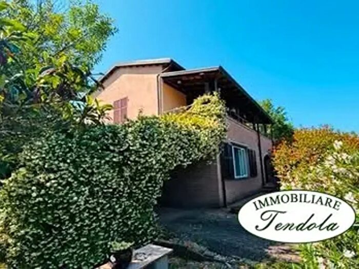 Casa con 8 locali in vendita in Aulla