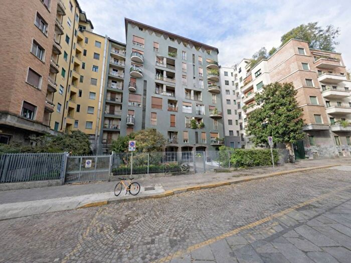 Appartamento bilocale in affitto in Corso Genova, Milano