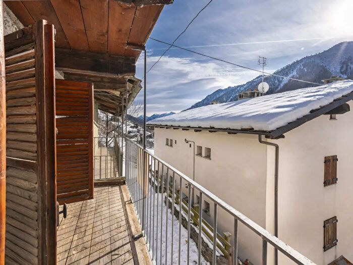 Casa trilocale in vendita in Frazione Genzana, Pontechianale