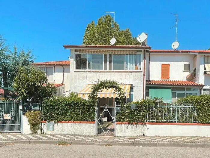 Appartamento trilocale in vendita in Via Terra Lido di Pomposa, Comacchio