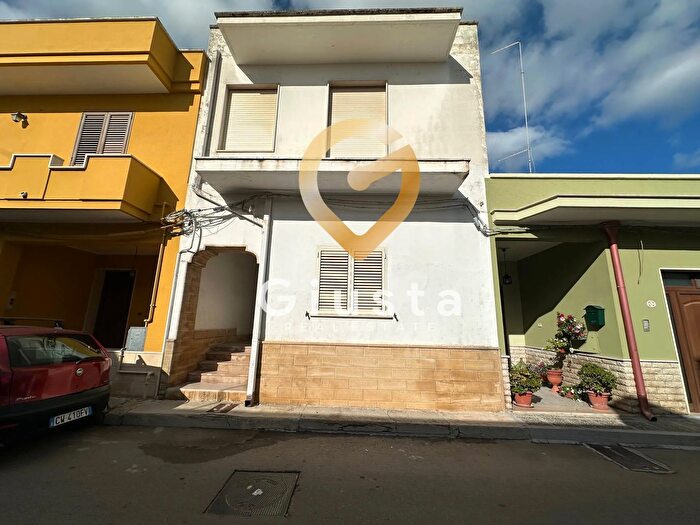 Casa trilocale in vendita in Via Michelangelo Buonarroti, San Pietro Vernotico