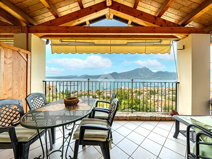 Appartamento trilocale in vendita in Via per Albisano, Torri Del Benaco