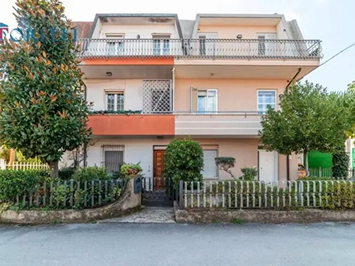 Appartamento con 6 locali in vendita in Via Sieve, BellariaIgea Marina