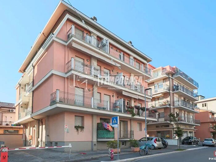 Appartamento trilocale in vendita in Via Ferrara, Cattolica