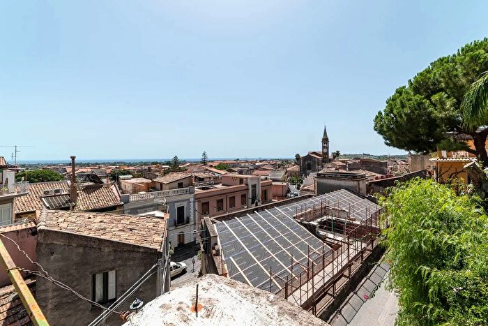 Casa quadrilocale in vendita in Calatabiano