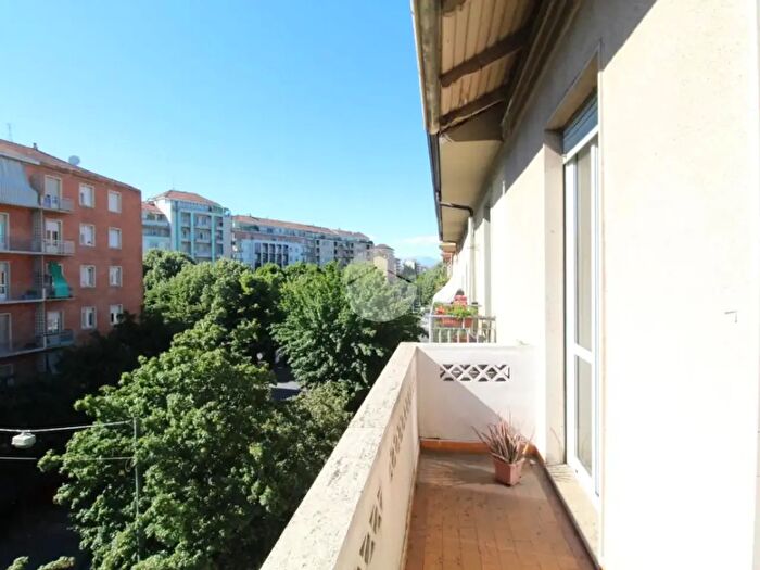 Appartamento trilocale in vendita in Via Borgaro, Torino