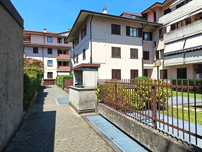 Appartamento trilocale in vendita in Via a Volta, Concorezzo