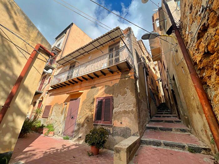 Appartamento quadrilocale in vendita in Via Madonna della Neve, Agrigento