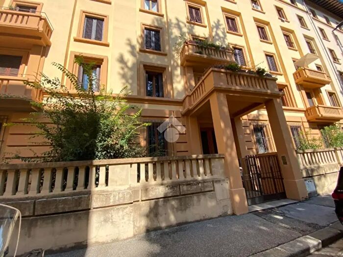 Appartamento quadrilocale in affitto in Via Giovanni Berchet, Firenze
