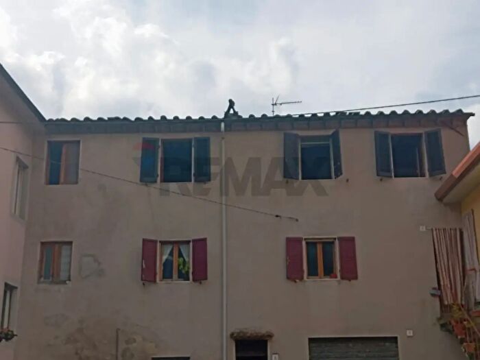 Appartamento con 6 locali in vendita in Bagni Di Lucca