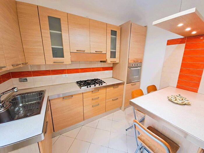 Appartamento trilocale in affitto in Via degli Ontani, Centocelle, Roma
