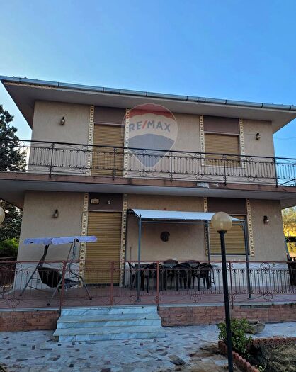 Appartamento con 5 locali in vendita in Via San Gaetano, Mascalucia
