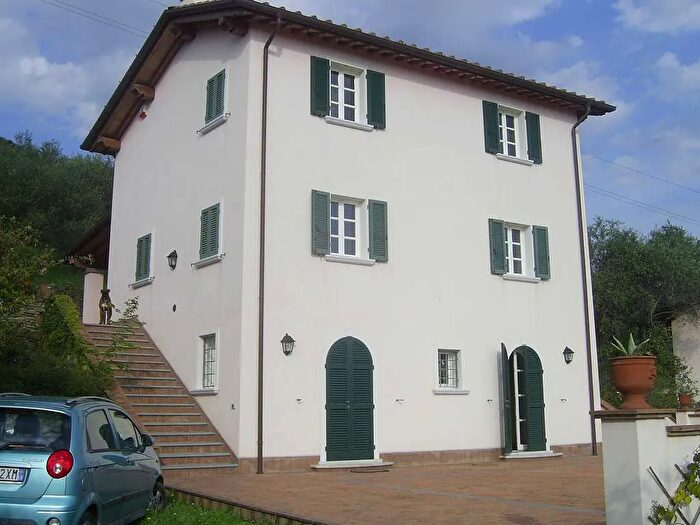 Casa trilocale in vendita in Pietrasanta