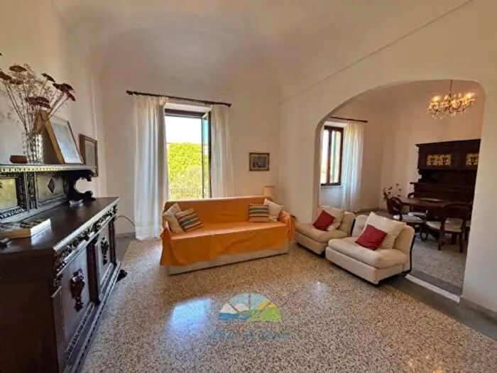 Appartamento con 6 locali in vendita in La Maddalena