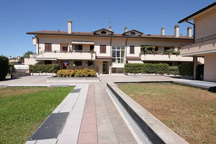 Appartamento quadrilocale in vendita in Via delle Viole Parabiago, Parabiago