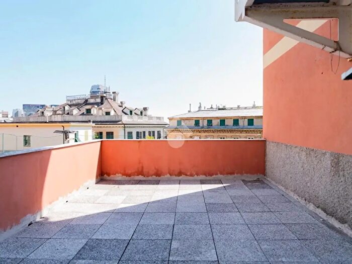 Appartamento bilocale in affitto in Via Serra, Genova