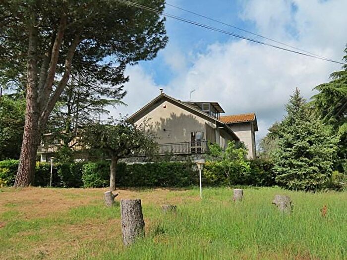 Casa con 6 locali in vendita in Orvieto