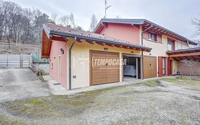 Casa quadrilocale in vendita in Via Gagnago, Borgo Ticino