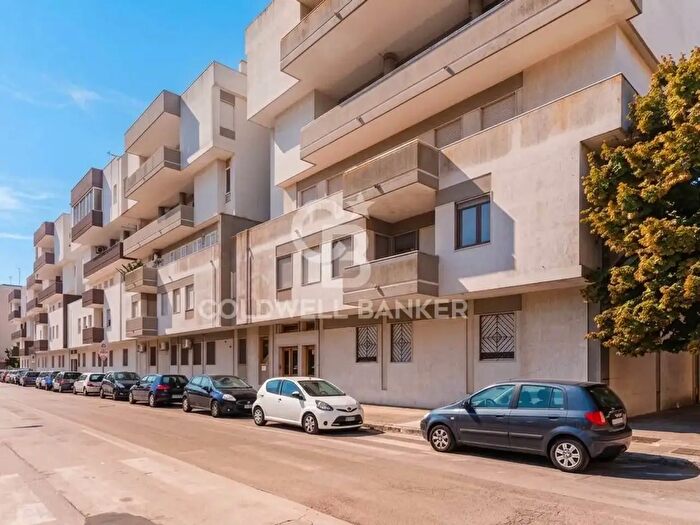 Appartamento con 5 locali in vendita in Piazzetta Eugenio Montale, Lecce