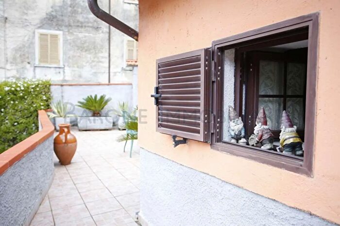 Casa con 10 locali in vendita in Via della Fontana, Carrara