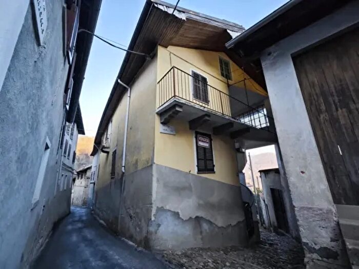 Casa con 10 locali in vendita in Via Doccio Foresto Borgosesia Cellio con Breia Vercelli Piemonte Italia, Borgosesia