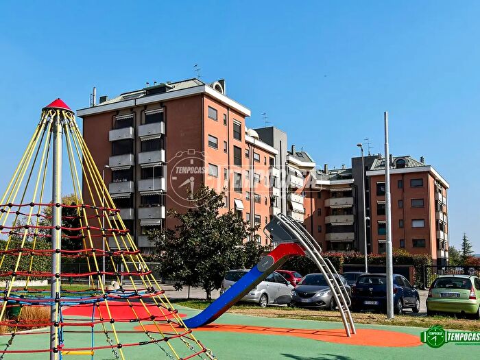 Appartamento trilocale in vendita in Via Guido Rossa, Buccinasco