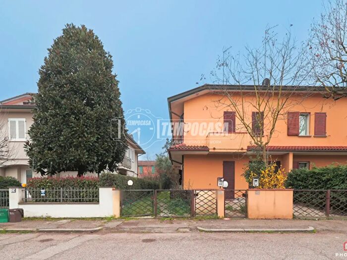 Casa con 5 locali in vendita in Via Luigi Graziani, Lugo