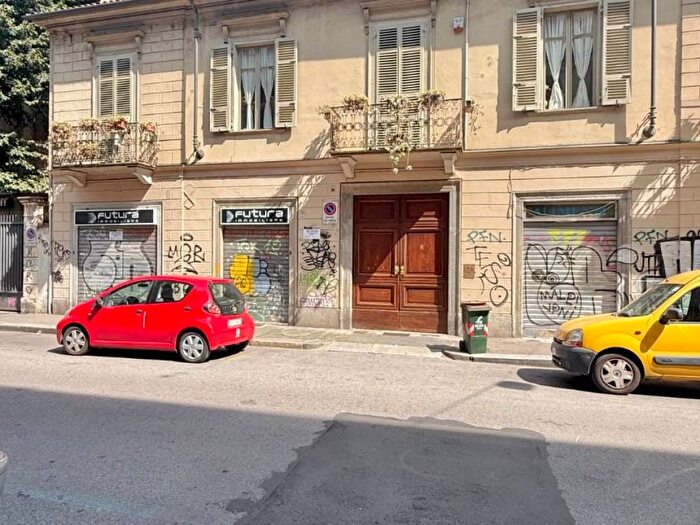 Appartamento trilocale in affitto in Via Giulia di Barolo, Vanchiglia, Torino