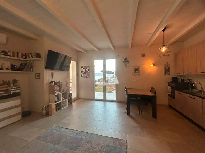 Appartamento bilocale in affitto in Lerici