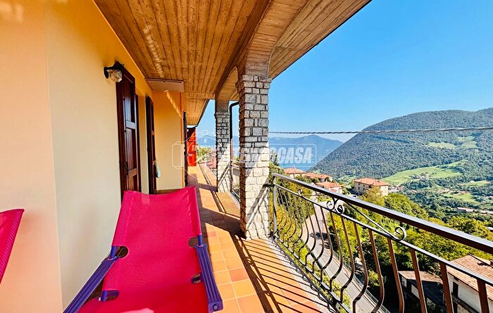 Appartamento quadrilocale in vendita in Via Costa, Vigolo