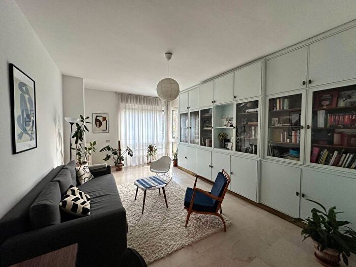 Appartamento trilocale in affitto in Via Luigi Luzzatti, Città Studi, Milano