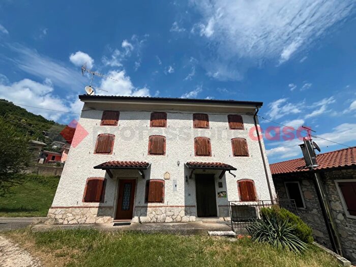 Casa con 5 locali in vendita in Via Vaccari, San Giovanni Ilarione