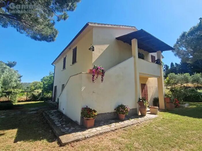 Casa con 5 locali in vendita in Magliano In Toscana