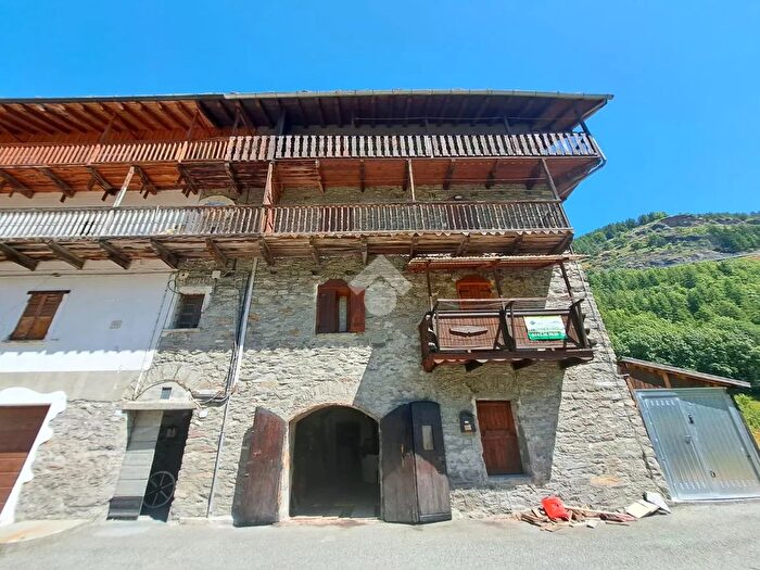 Appartamento trilocale in vendita in Via Cerisey, Saint Rhemy En Bosses