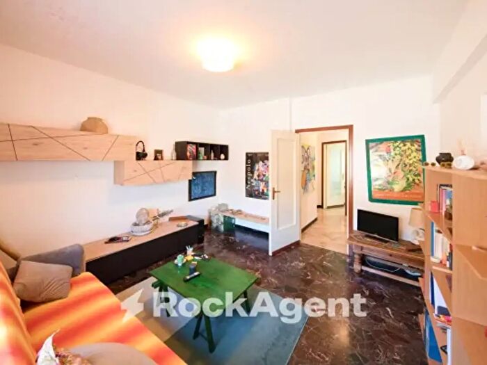 Appartamento trilocale in vendita in Via Avosso, Casella