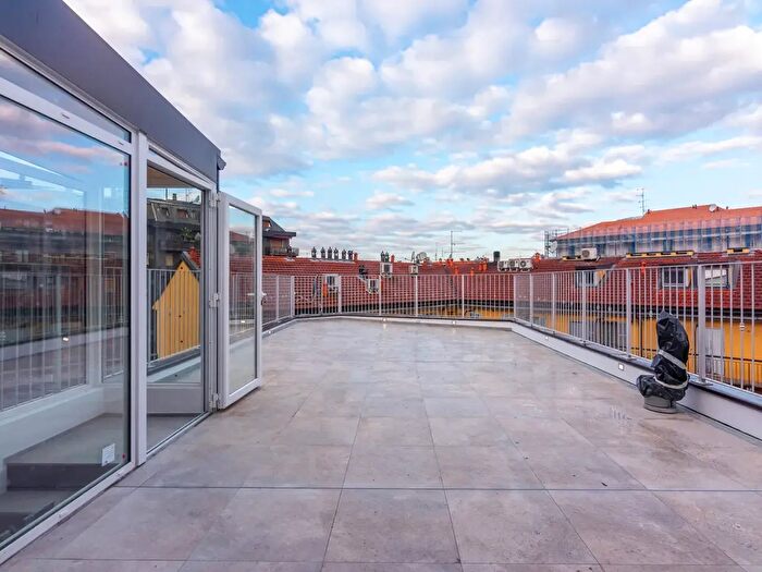 Appartamento trilocale in vendita in Buonarroti, Milano