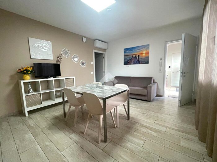 Appartamento quadrilocale in vendita in Viale Paolo Toscanelli, Rimini