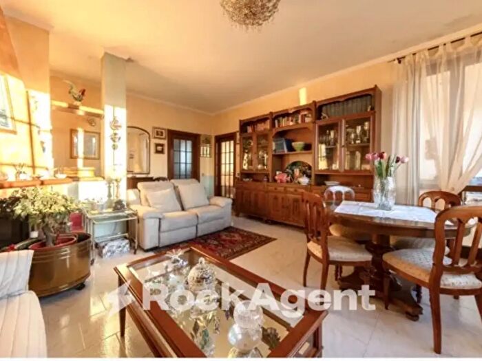 Appartamento trilocale in vendita in Via Alfredo Catalani, Settimo Milanese