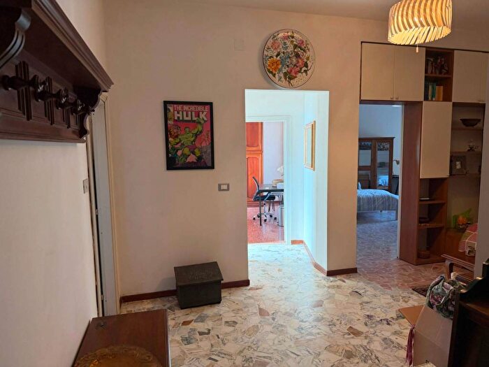 Appartamento trilocale in affitto in Via del Pratello, San Felice, Bologna