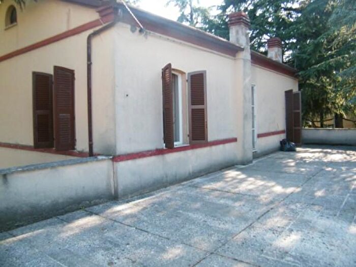 Casa con 6 locali in vendita in Via Esino, Castelbellino