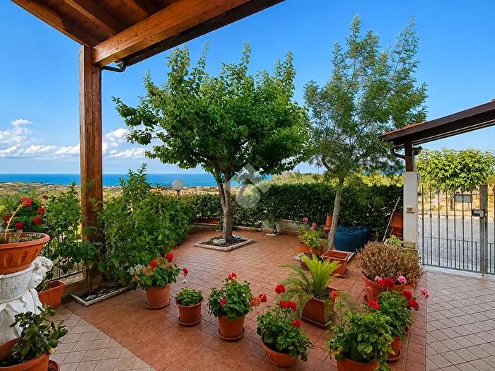 Casa quadrilocale in vendita in Via Angelo Ciccarelli, Mosciano Sant'Angelo