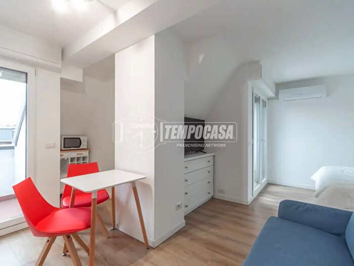 Appartamento monolocale in affitto in Via Melzo, Milano
