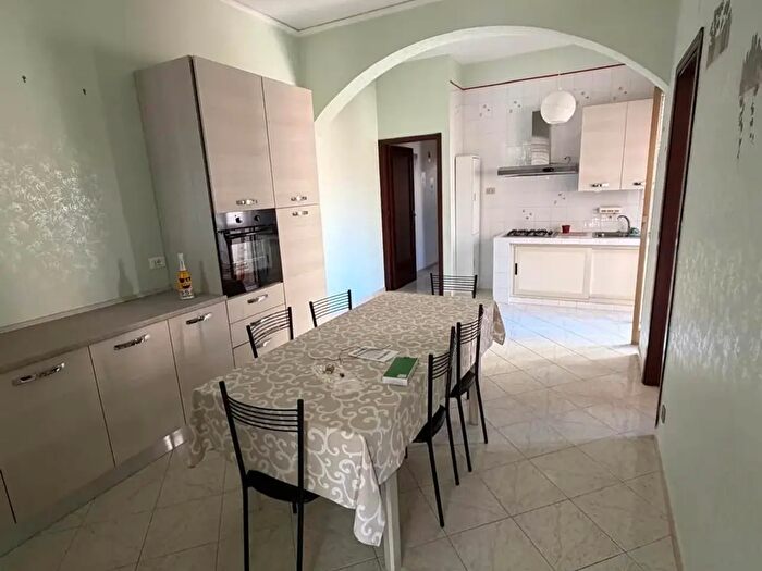 Appartamento quadrilocale in vendita in Via Salso, Palermo