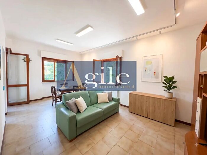 Appartamento quadrilocale in vendita in Piazza Galvaligi, Tortoreto