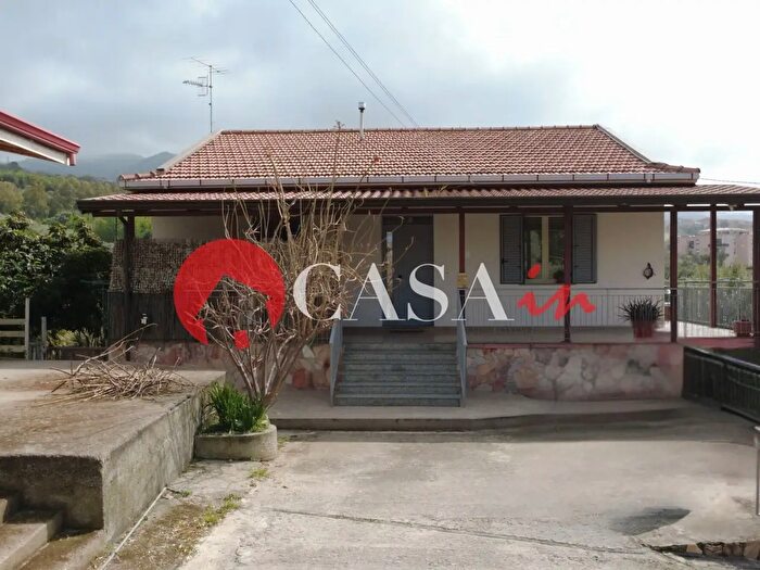 Appartamento trilocale in vendita in Contrada Torrecandele, SantAgata Di Militello