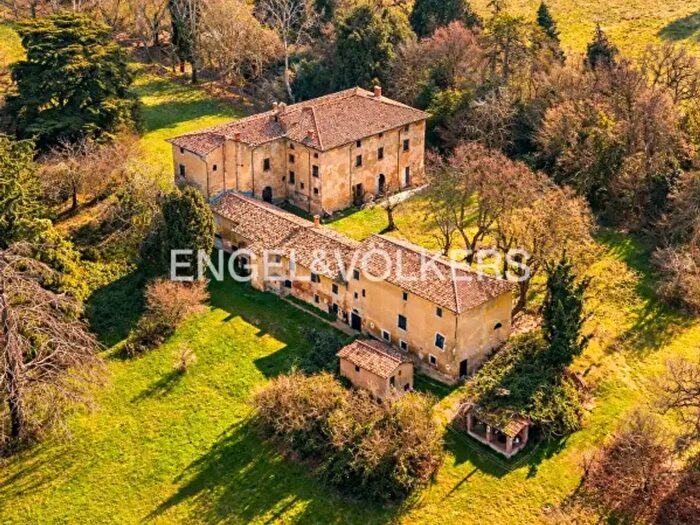 Casa con 6 locali in vendita in Via Pradalbino, Monte San Pietro