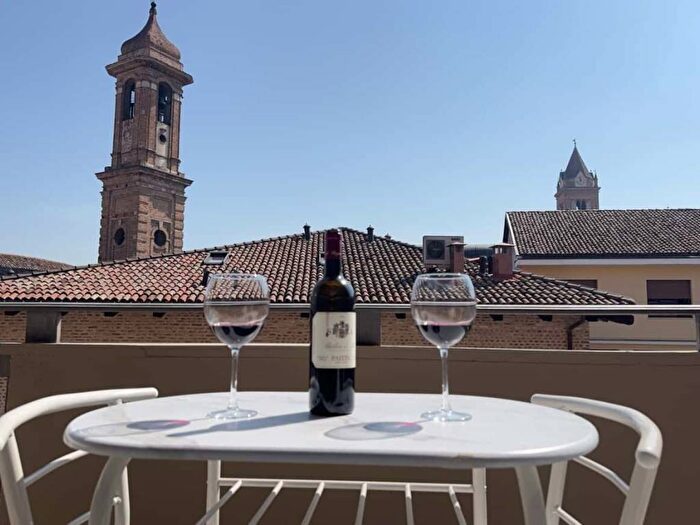 Appartamento bilocale in affitto in Via Vernazza, Centro, Alba