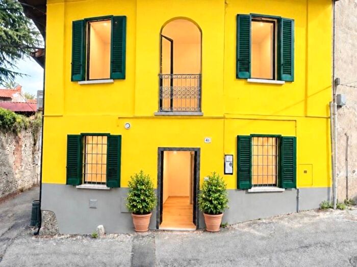 Casa bilocale in vendita in Via Molino Ponte, Verano Brianza